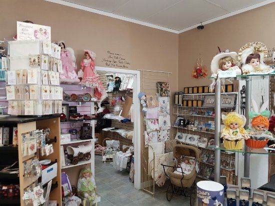 Valley Doll Museum & Gifts
